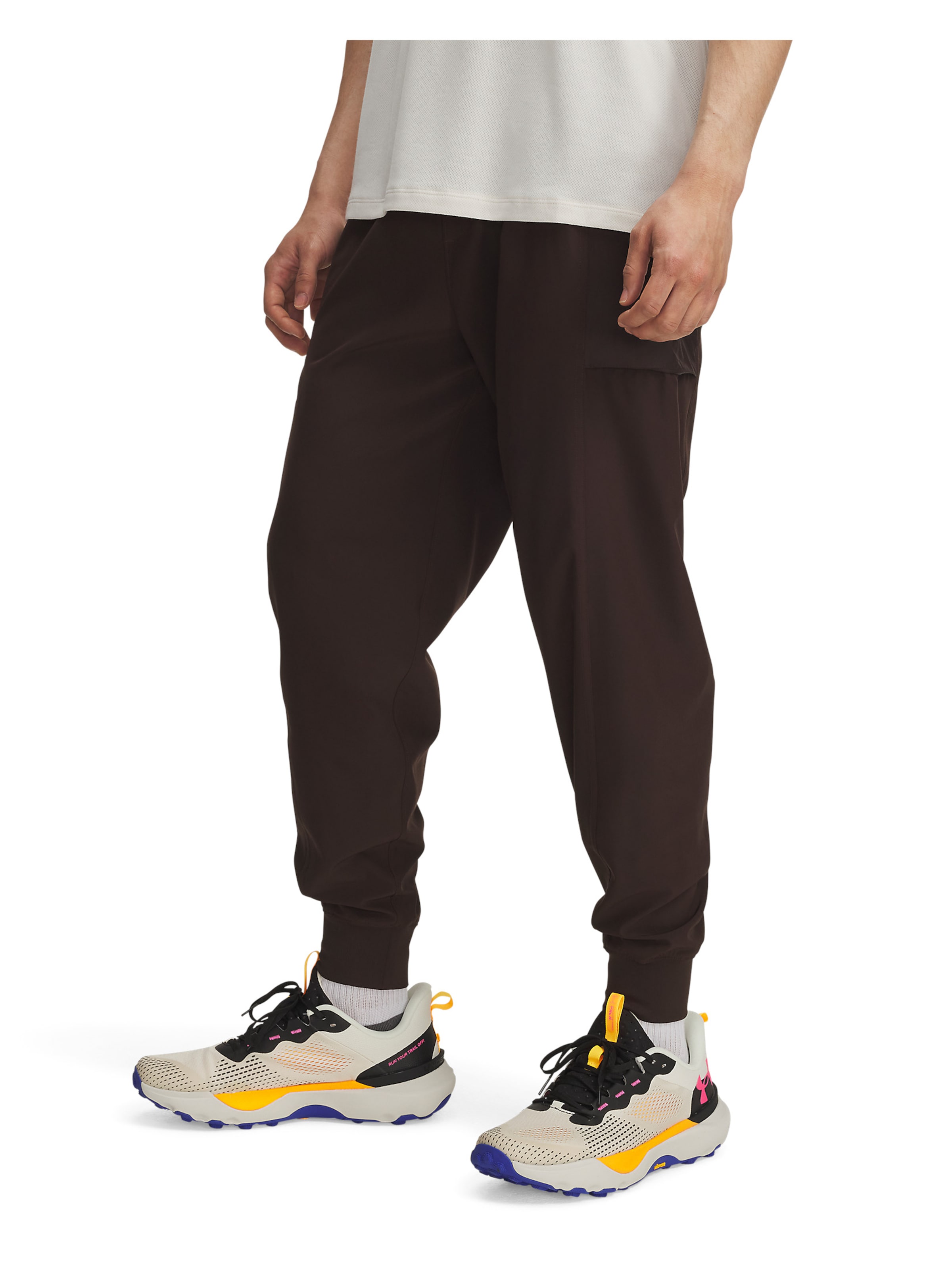 UNDER ARMOUR Tapered Sportbroek in Bruin