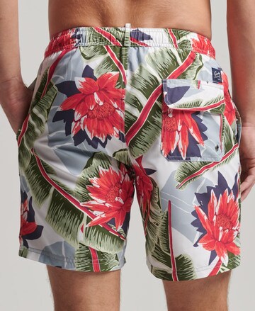 Shorts de bain Superdry en blanc