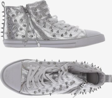 GUESS Sneakers & Trainers in 40 in Silver: front