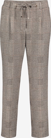 Betty & Co Regular Pleat-Front Pants in Brown: front