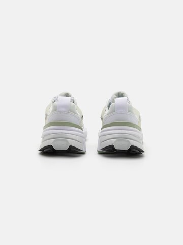Nike Sportswear Låg sneaker 'V2K' i grå