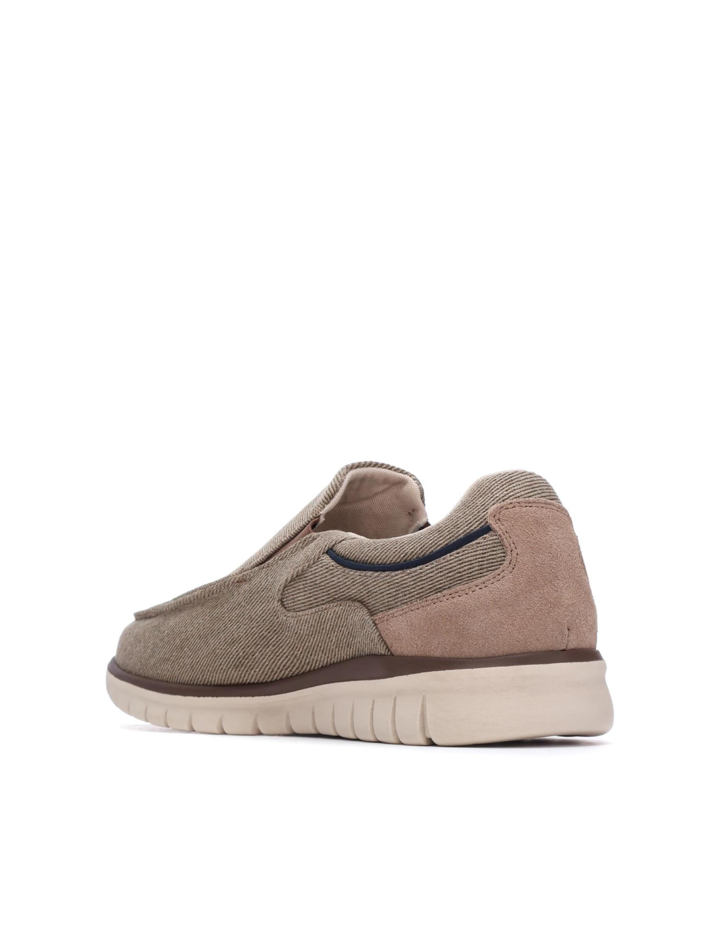 Refresh Athletic Shoes in Grey