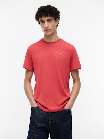 Tommy Jeans Тениска в червено: отпред