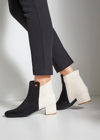 Botine de la LASCANA pe bej