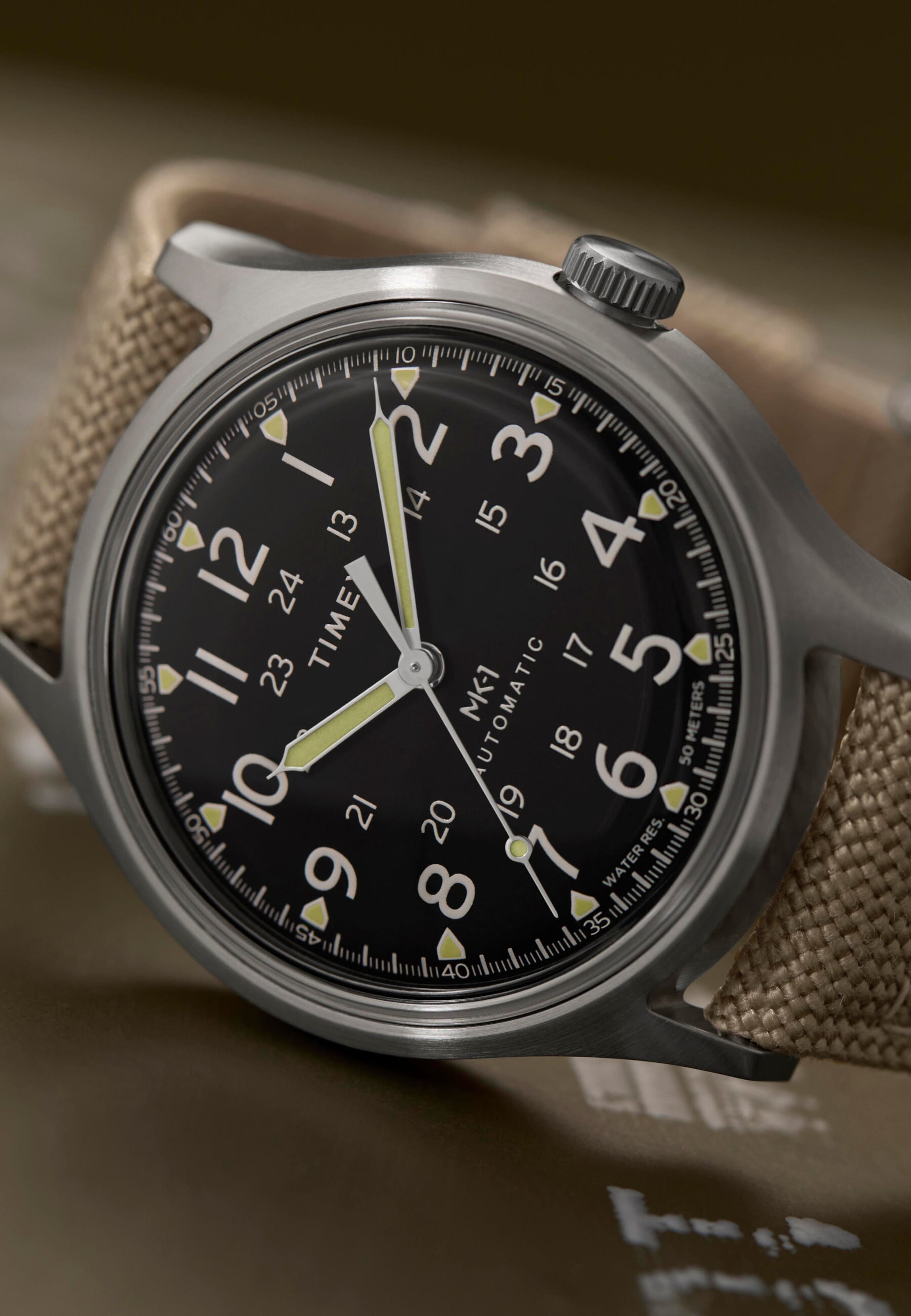 Orologio analogico di TIMEX in beige