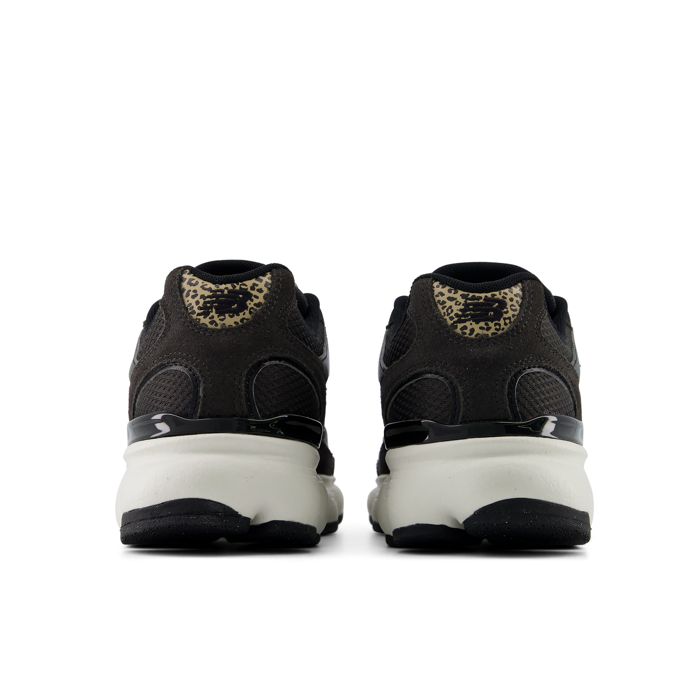 new balance Sneakers in Black