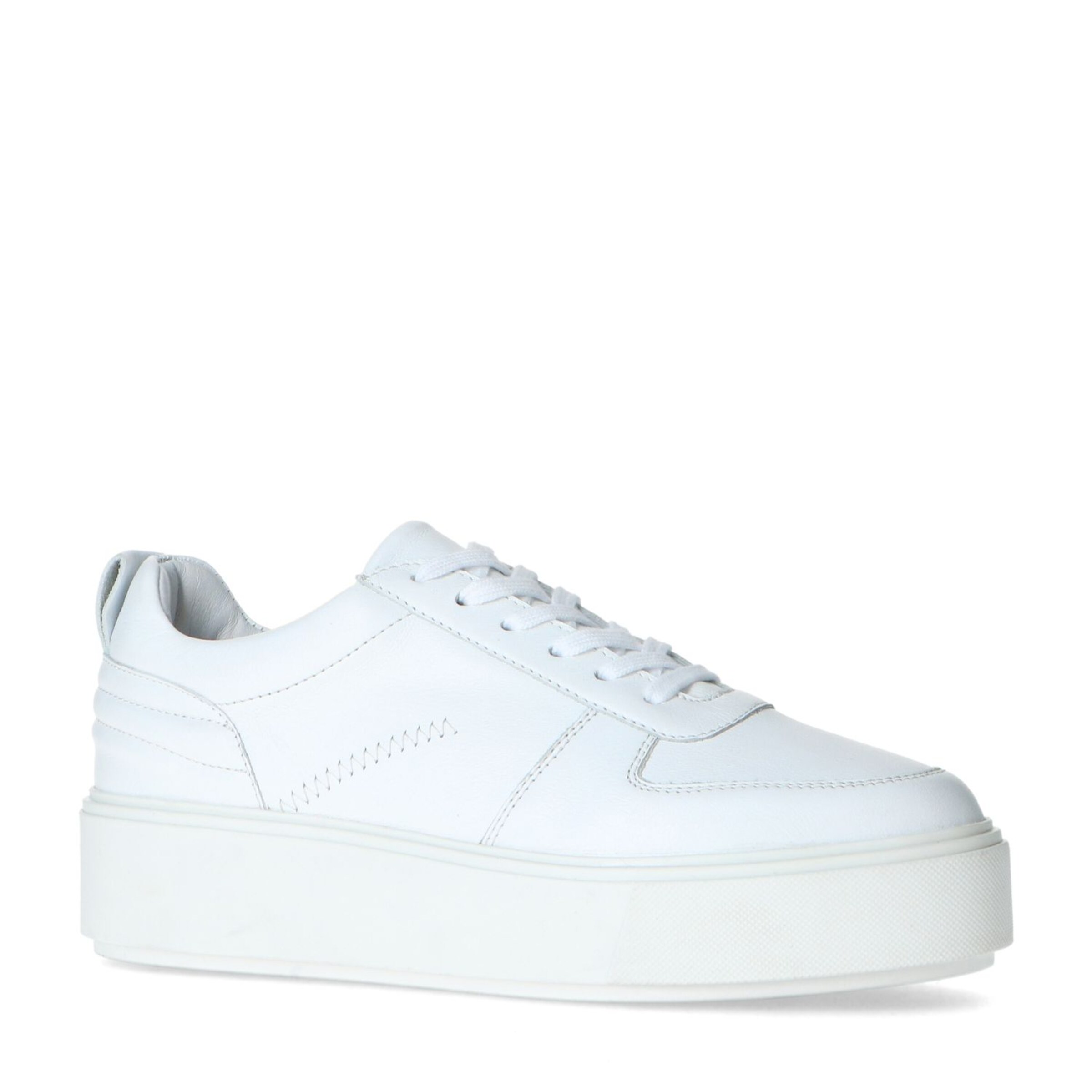 Baskets basses SACHA en blanc