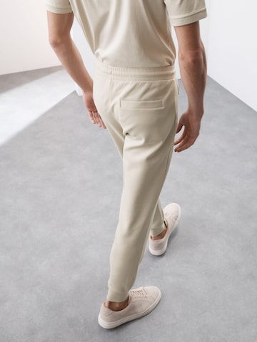 Marks & Spencer Tapered Broek in Beige