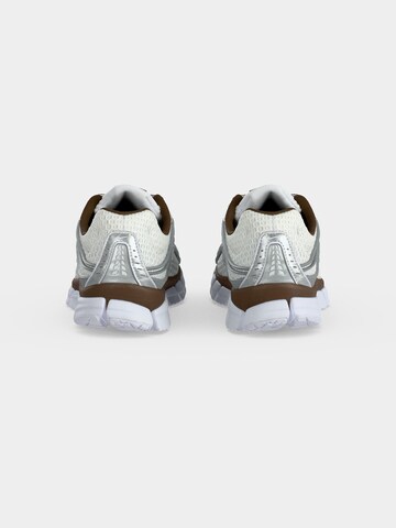 Nike Sportswear Tenisky 'ZOOM SKYLON 11' – bílá