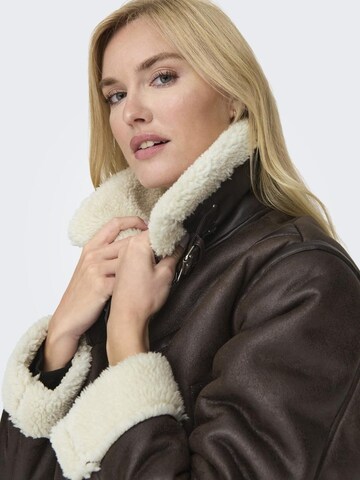 ONLY Between-Season Jacket 'ONLBetty' in Brown