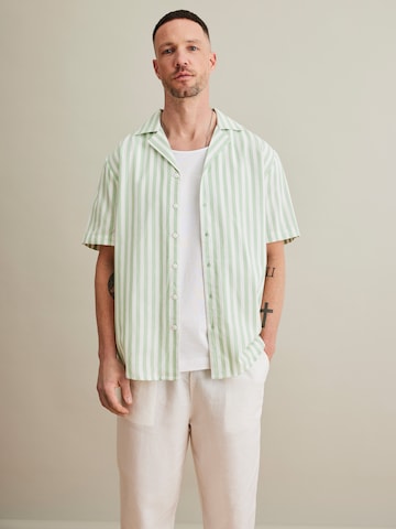 DAN FOX APPAREL Regular fit Button Up Shirt 'William' in Green: front