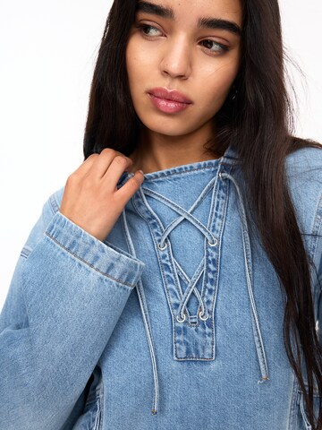 Pull&Bear Between-Season Jacket in Blue