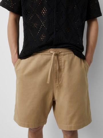 Pull&Bear Regular Shorts in Beige