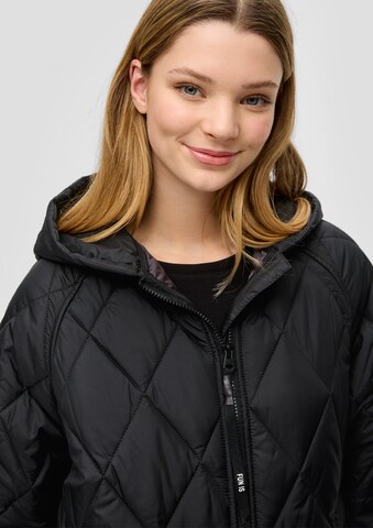 QS Between-seasons coat in Black