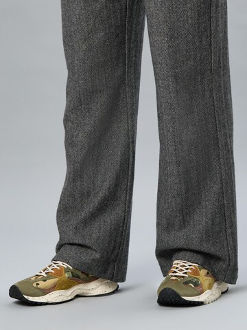 Flower Mountain Sneakers 'WAVE MAN' in Green: front