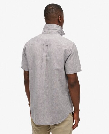 Fit confort Chemise 'City' Superdry en gris