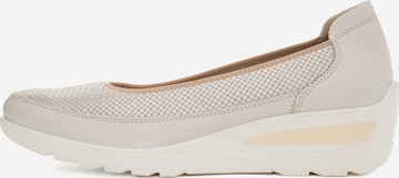ARA Classic Flats in Beige: front