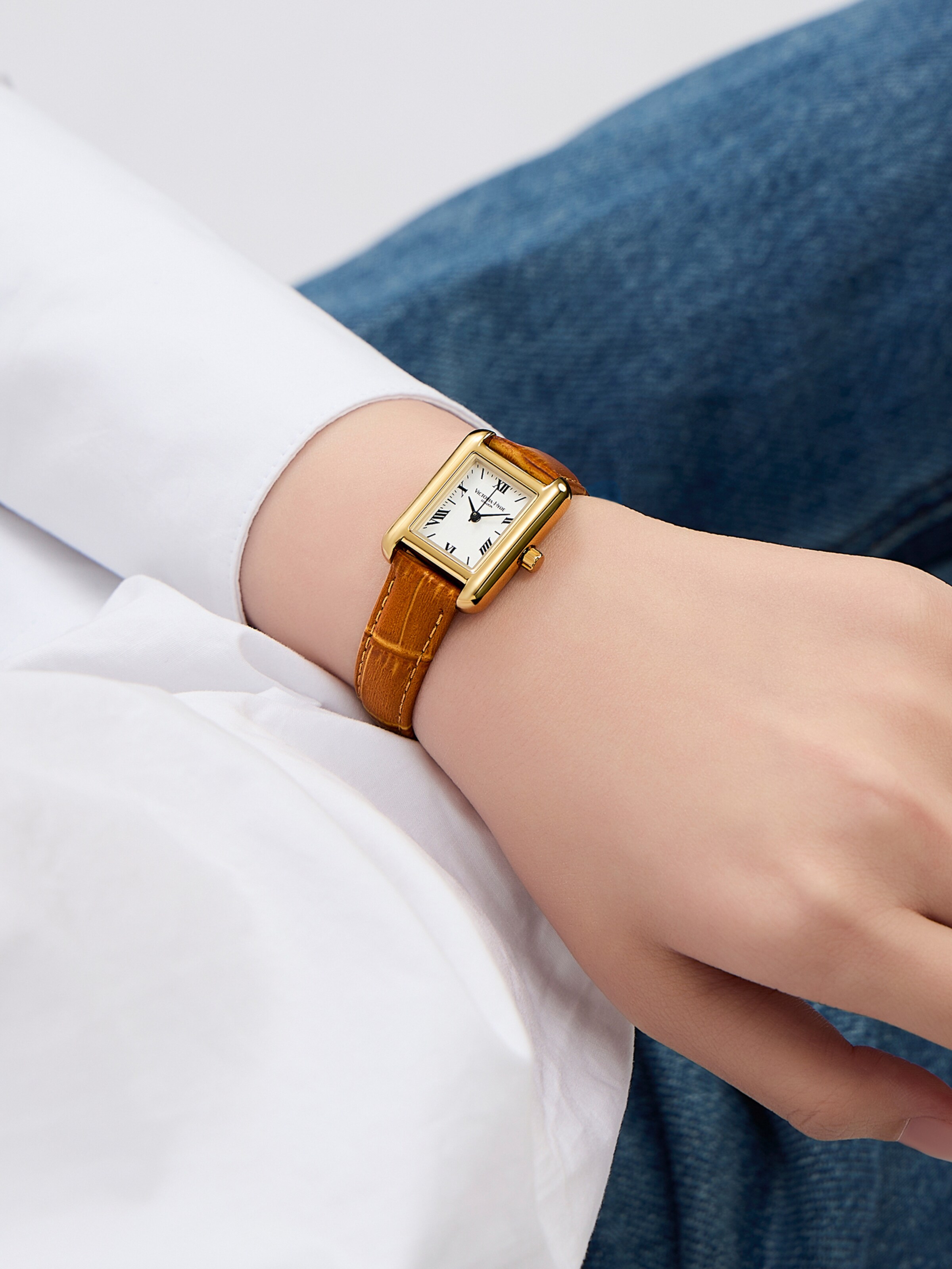 Victoria Hyde Uhr ' Retro ' in Braun: Vorderseite