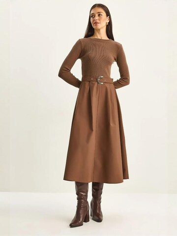 Bianco Lucci - Vestido em castanho