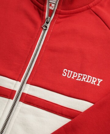 Veste de survêtement 'Athletic Essentials' Superdry & Co en rouge