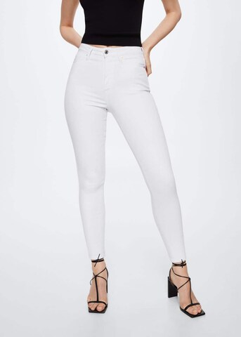 Jeans 'Anne' de la MANGO pe alb: față