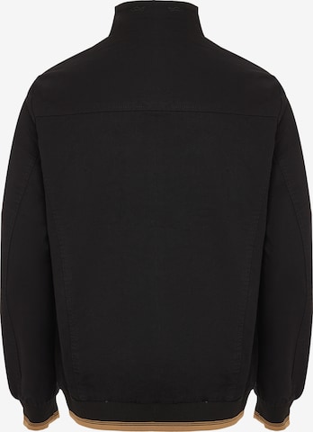 corbridge Between-Season Jacket in Black