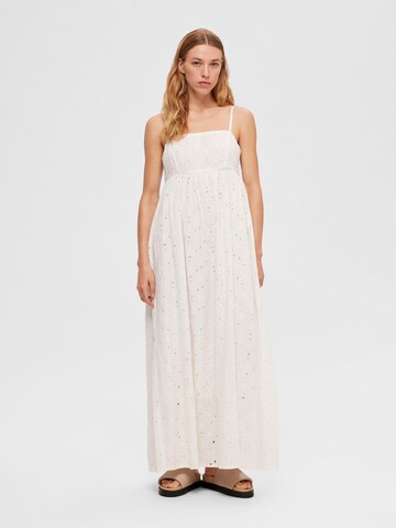 Robe d’été SELECTED FEMME en blanc : devant