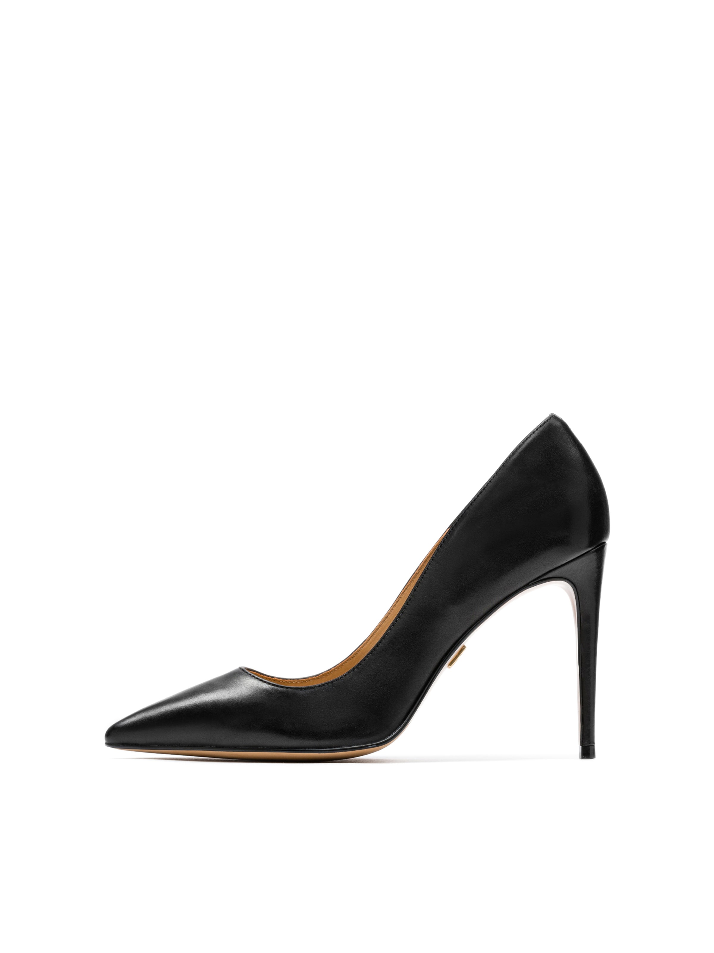 Kazar Pumps in Black: front