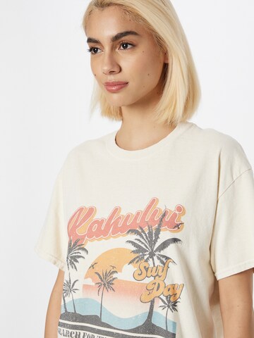 Nasty Gal T-Shirt in Beige