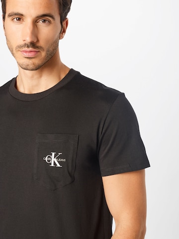 Calvin Klein Jeans - Ajuste regular Camiseta en negro