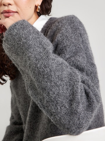 ROUGE EDIT Pulóver 'ROUHaven' - szürke