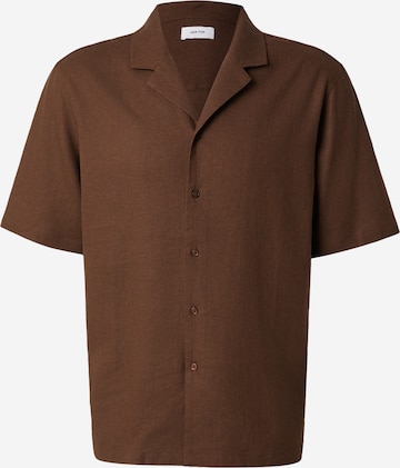 Coupe regular Chemise 'Ryan' DAN FOX APPAREL en marron : devant
