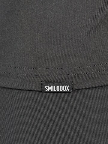 T-Shirt ' Zeyn ' Smilodox en gris