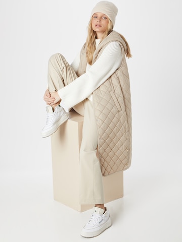 Gilet 'Rita' di ABOUT YOU in beige