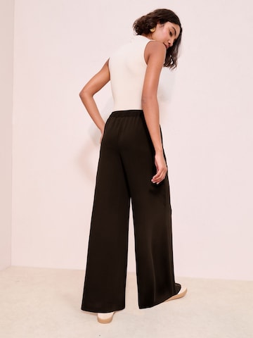 Wide leg Pantaloni di Friends Like These in marrone