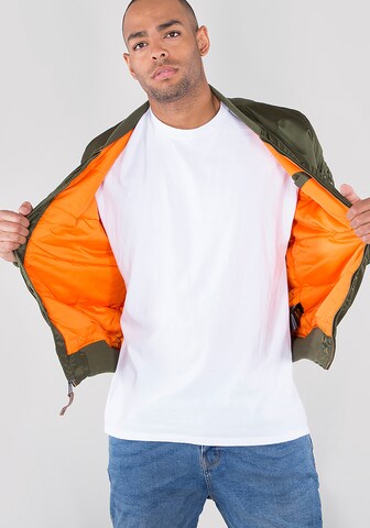 Giacca di mezza stagione di ALPHA INDUSTRIES in verde