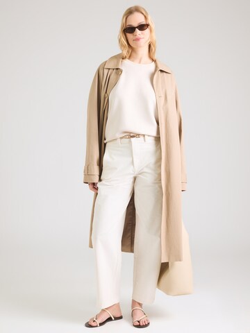 COMMA Суичър в бяло