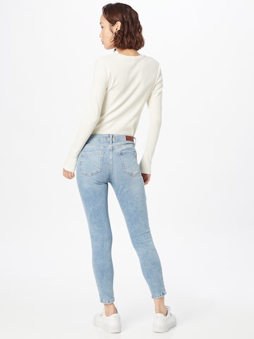 Slimfit Jeans 'Lonia' de la LTB pe albastru