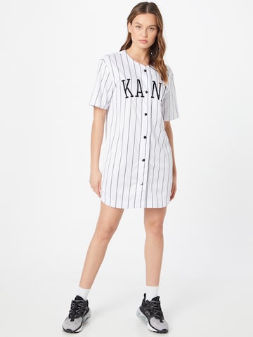Karl Kani Sukienka koszulowa w kolorze biały: przód