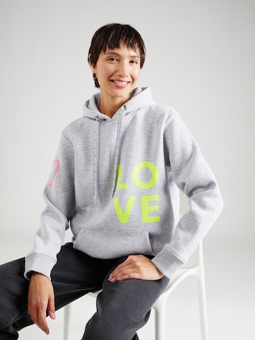 ZwillingsherzSweater majica 'LOVE' - siva boja: prednji dio