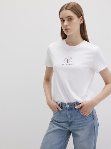 Mavi Shirt in White: front