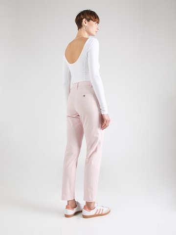 Coupe slim Pantalon chino Marks & Spencer en rose