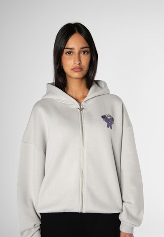 Felicious Sweatjacke 'Lucky Girl' in Grau: Vorderseite