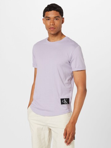 Calvin Klein Jeans Тениска в лилав: отпред