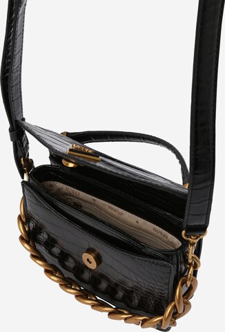 GUESS حقيبة تقليدية بلون أسود