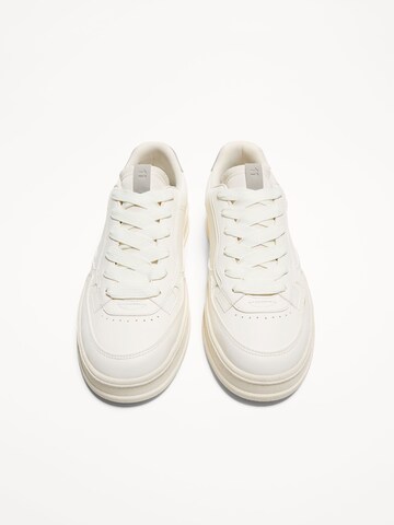 Bershka Platform trainers in White
