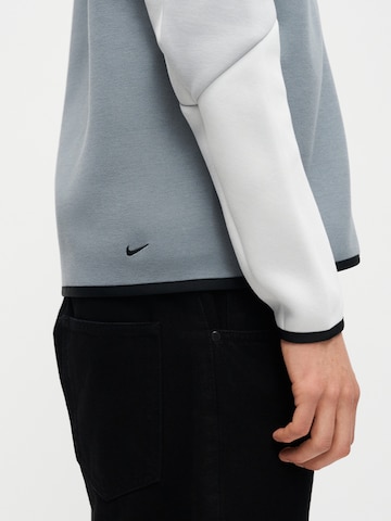 Nike Sportswear Sweatjakke 'TECH FLEECE' i grå