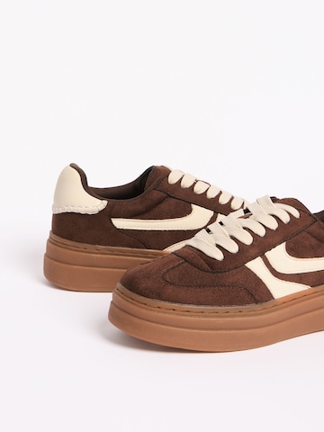 Friends Like These Tenisky – hnědá