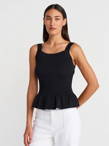 Dilvin Knitted Top in Black: front