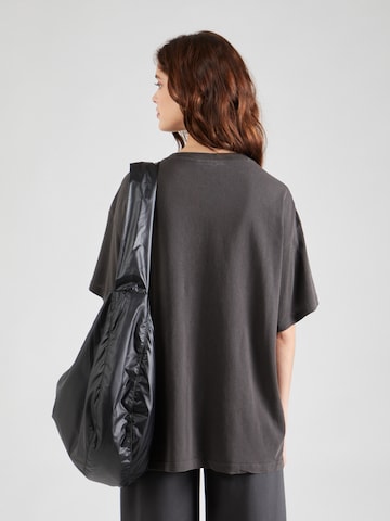 WEEKDAY Oversized shirt 'Emy' in Grijs